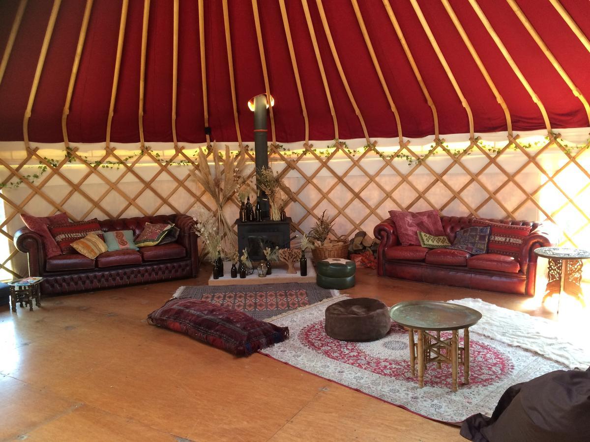 Plush Tents Yurt Village 치체스터 외부 사진