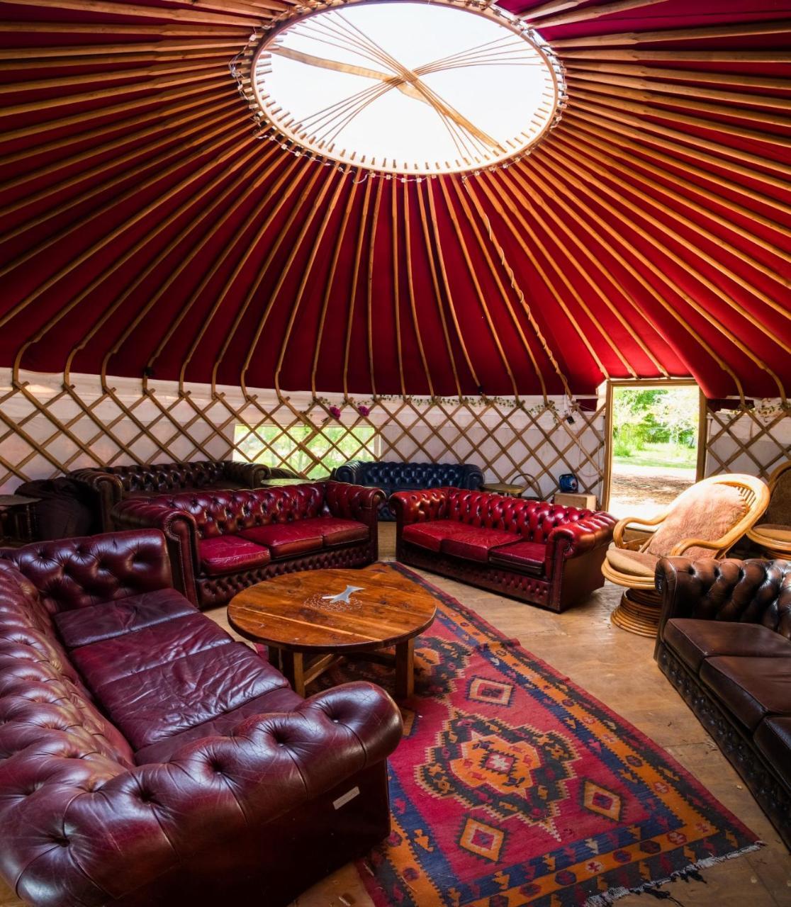 Plush Tents Yurt Village 치체스터 외부 사진